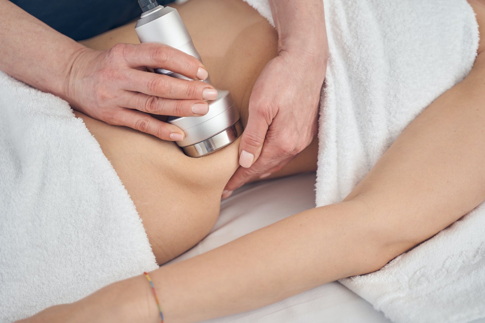 Painless method of cellulite reduction in modern clinic